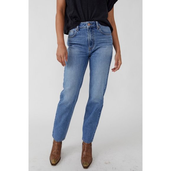 Free People Denim - 🎉LAST CHANCE🎉 FREE PEOPLE Pacifica Straight Leg Jeans / Mid Blue